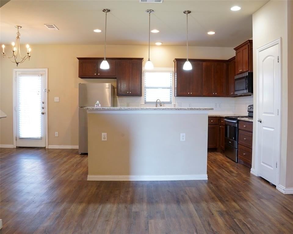 4920 Villas Drive - Photo 7 of 17