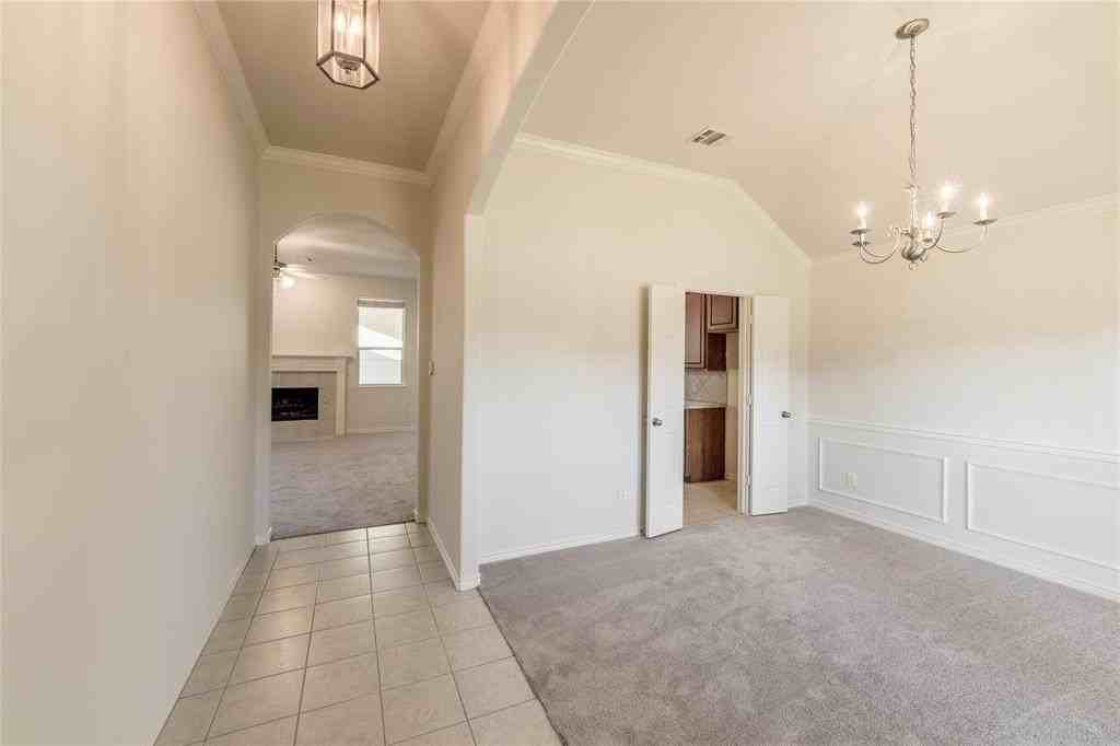 1627 Balboa Ln - Photo 3 of 23