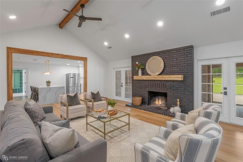 4131 Waller Dr - Photo 7 of 40