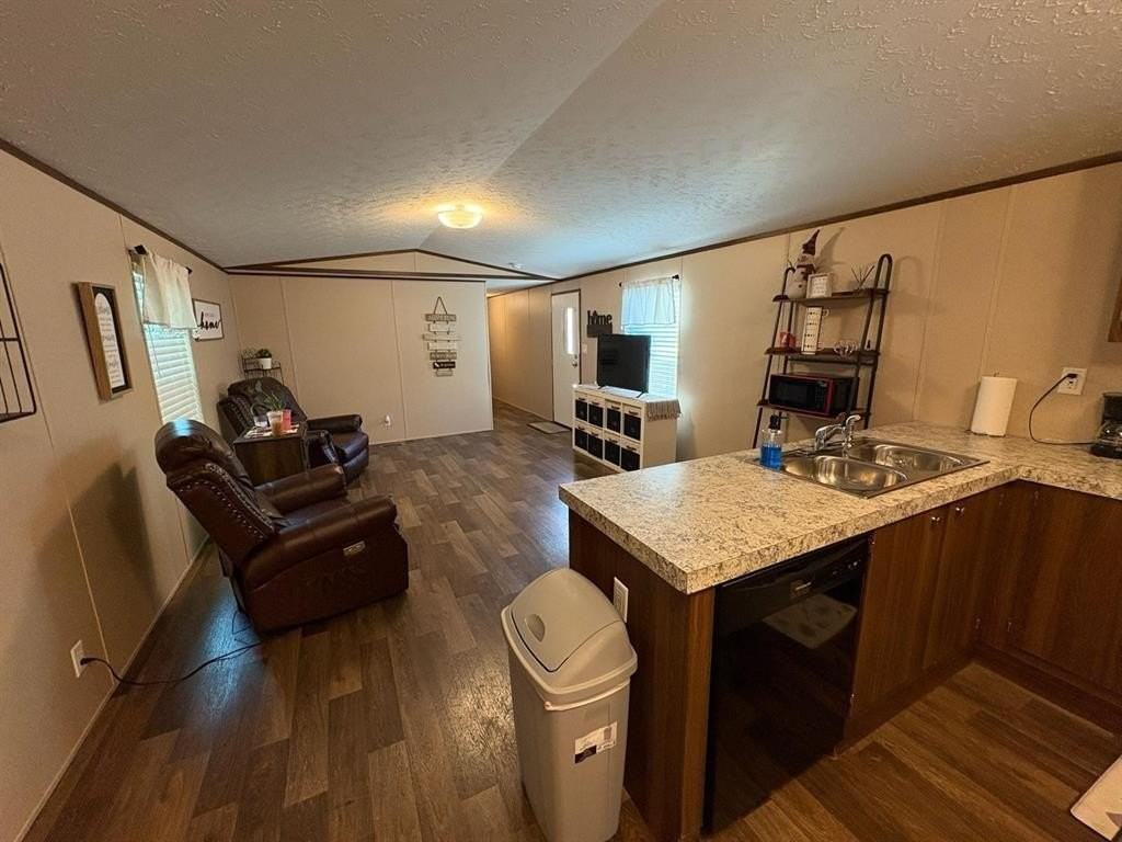 11093 Alta Vista Rd - Photo 2 of 10