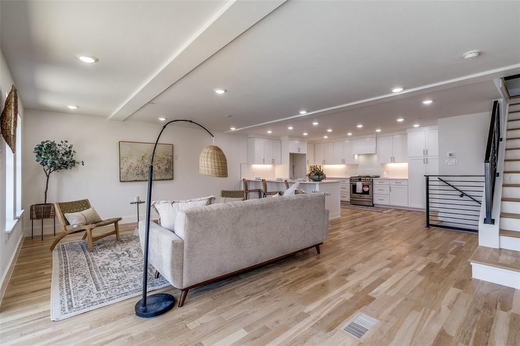 4701 San Jacinto St #104 - Photo 6 of 25