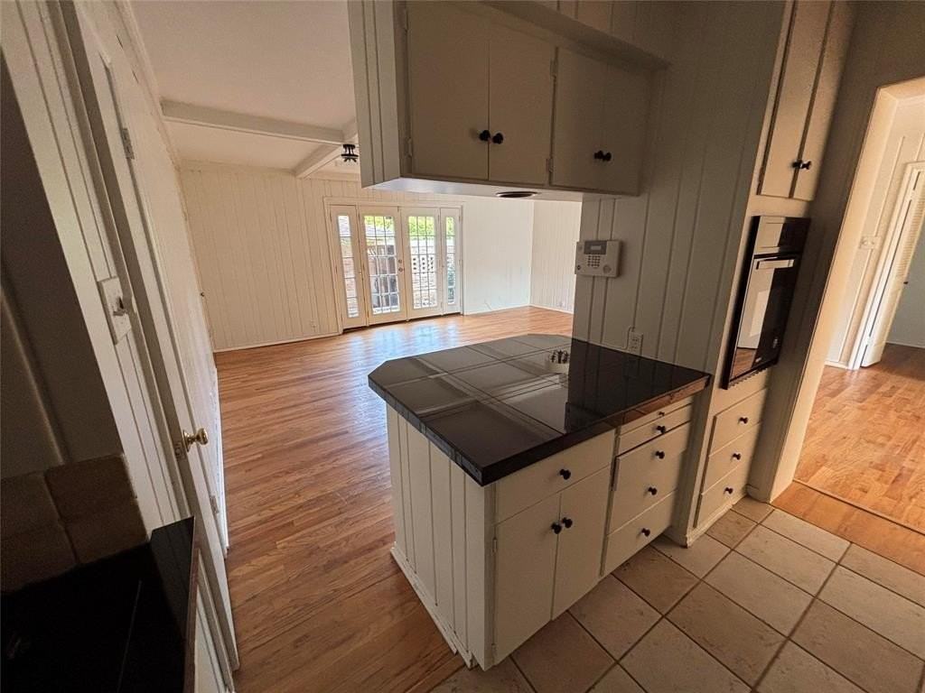 6127 Bandera Ave #B - Photo 6 of 12