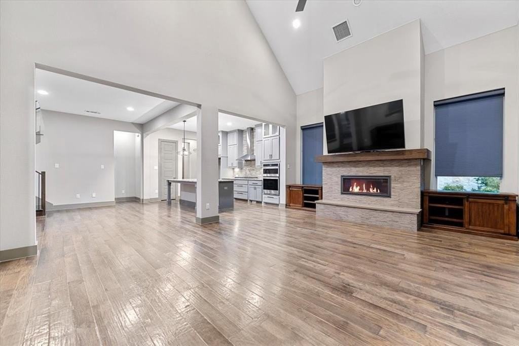 7112 Royal View Drive - Photo 6 of 40