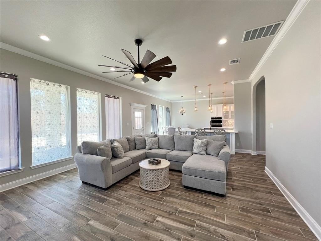 101 Hearthstone Ct - Photo 5 of 32