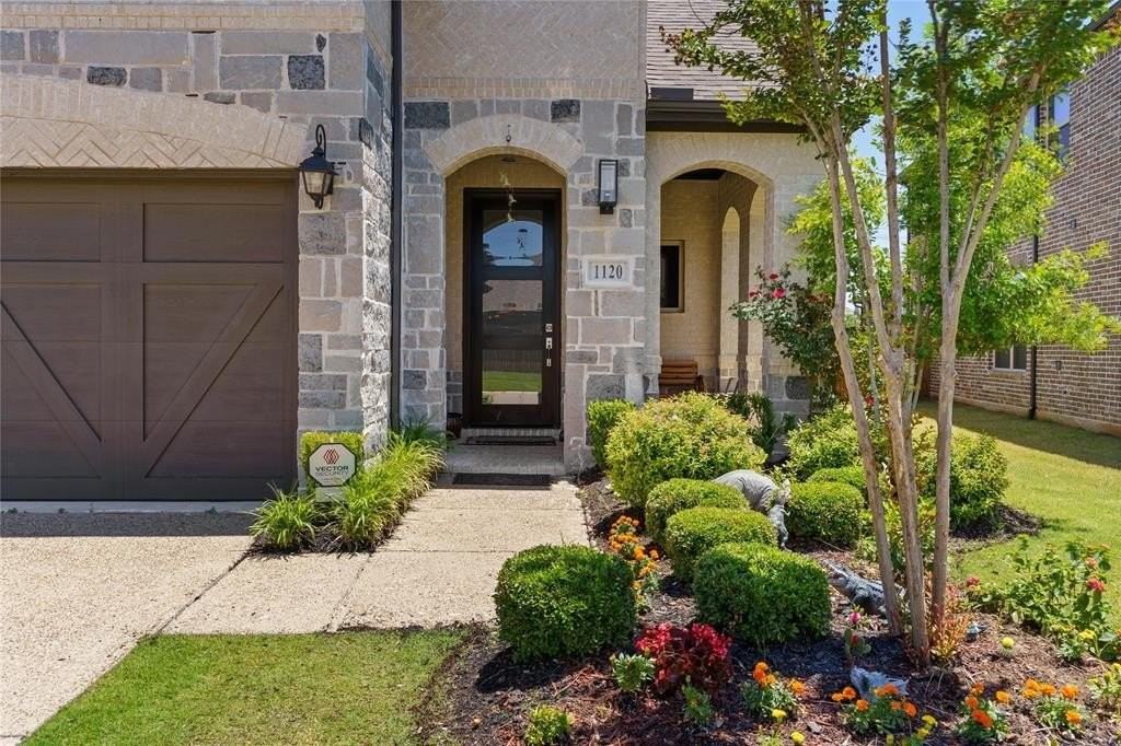 1120 Ivory Horn Drive - Photo 3 of 38