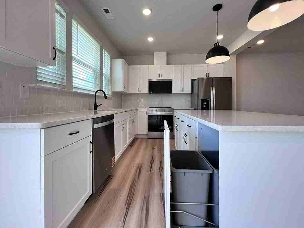 139 Siebold Street ##463 - Photo 4 of 24