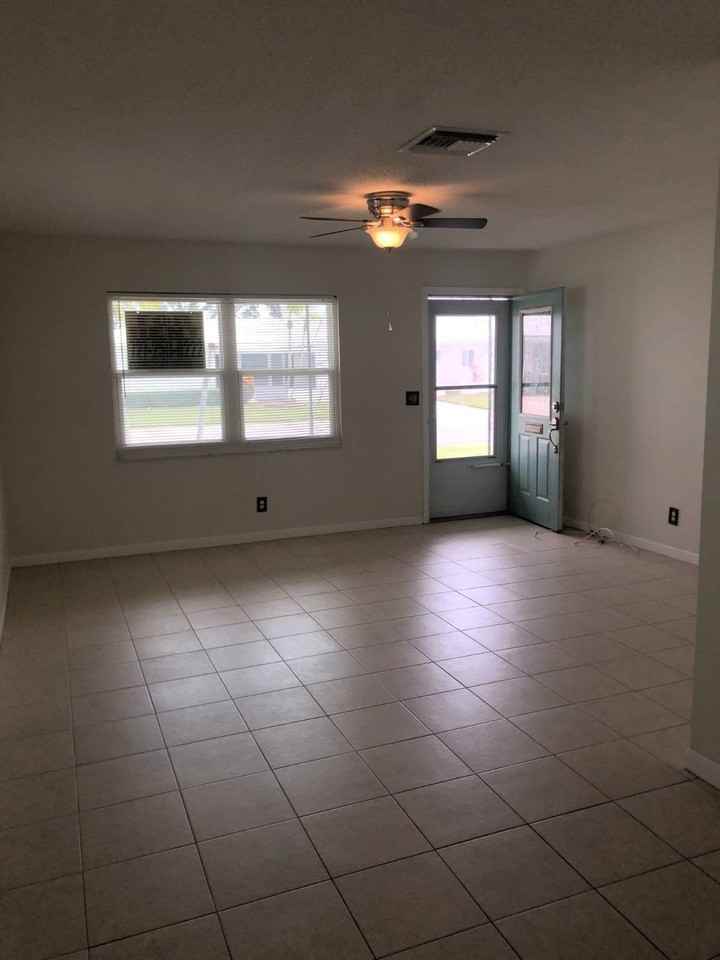 4223 100th Ave N - Photo 3 of 9