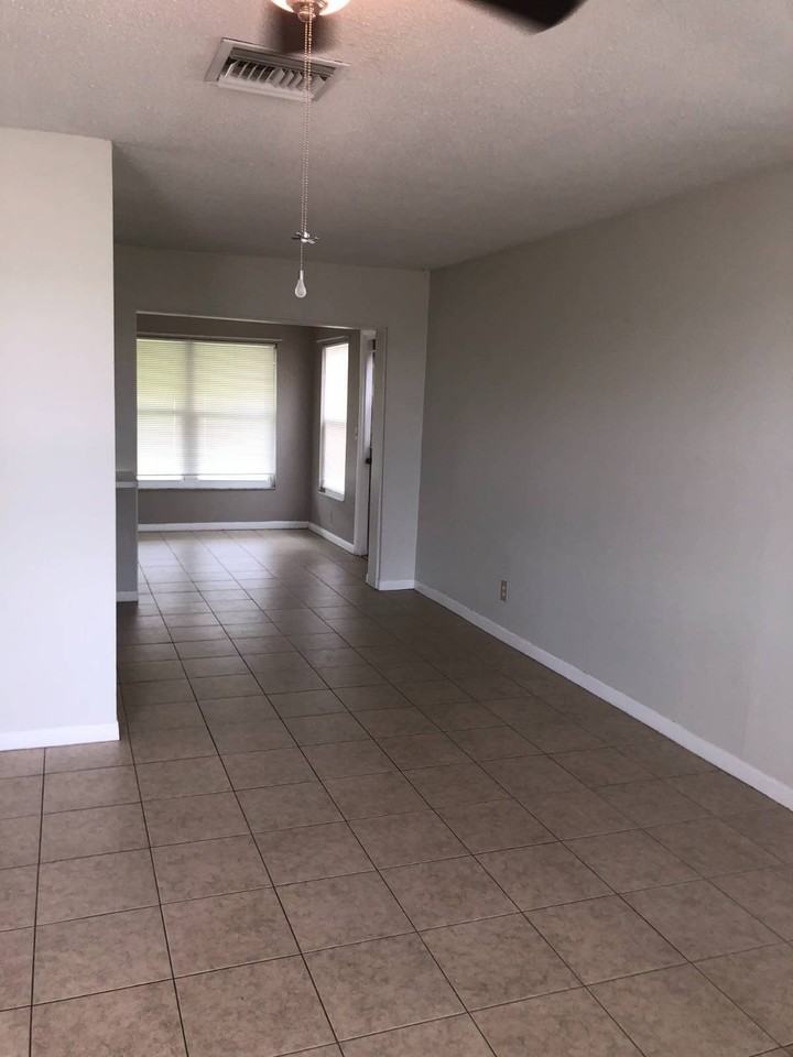 4223 100th Ave N - Photo 4 of 9