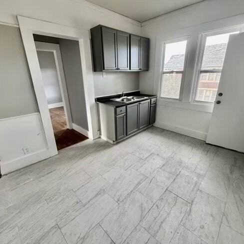 8790 Kimberly Ct - Photo 3 of 15