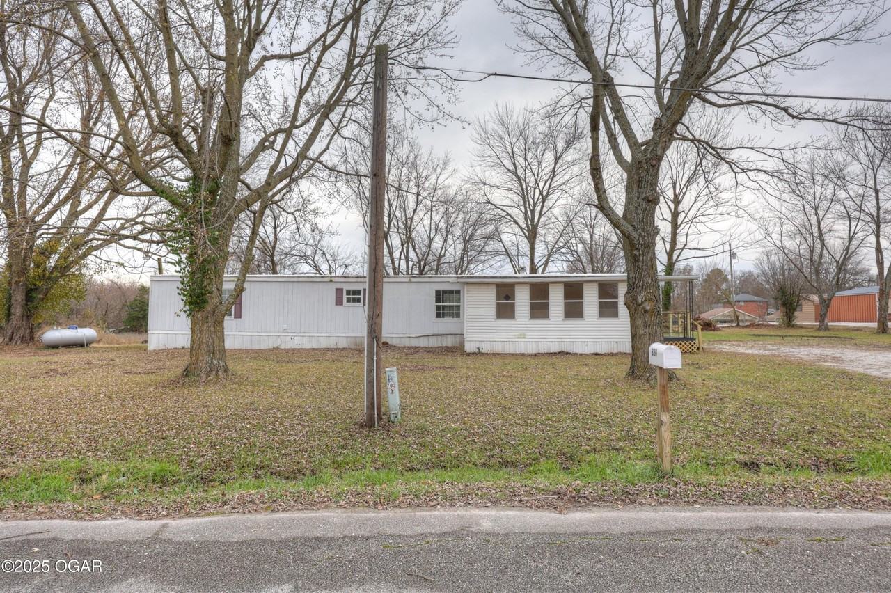 820 E Fountain Rd - Photo 3 of 39