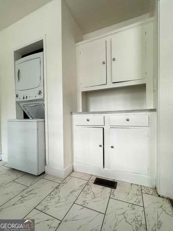 72 Delmont Drive Northeast - Photo 3 of 14