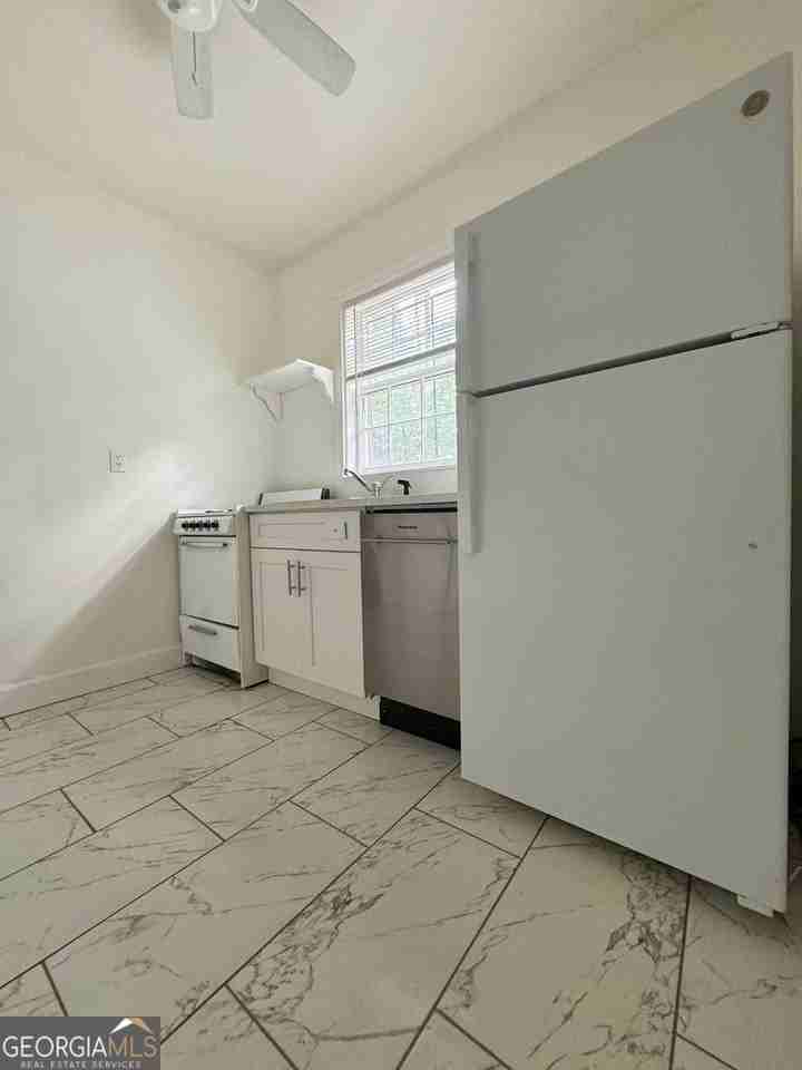 72 Delmont Drive Northeast - Photo 4 of 14