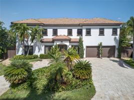 featured image of 2211 Ne 43rd St