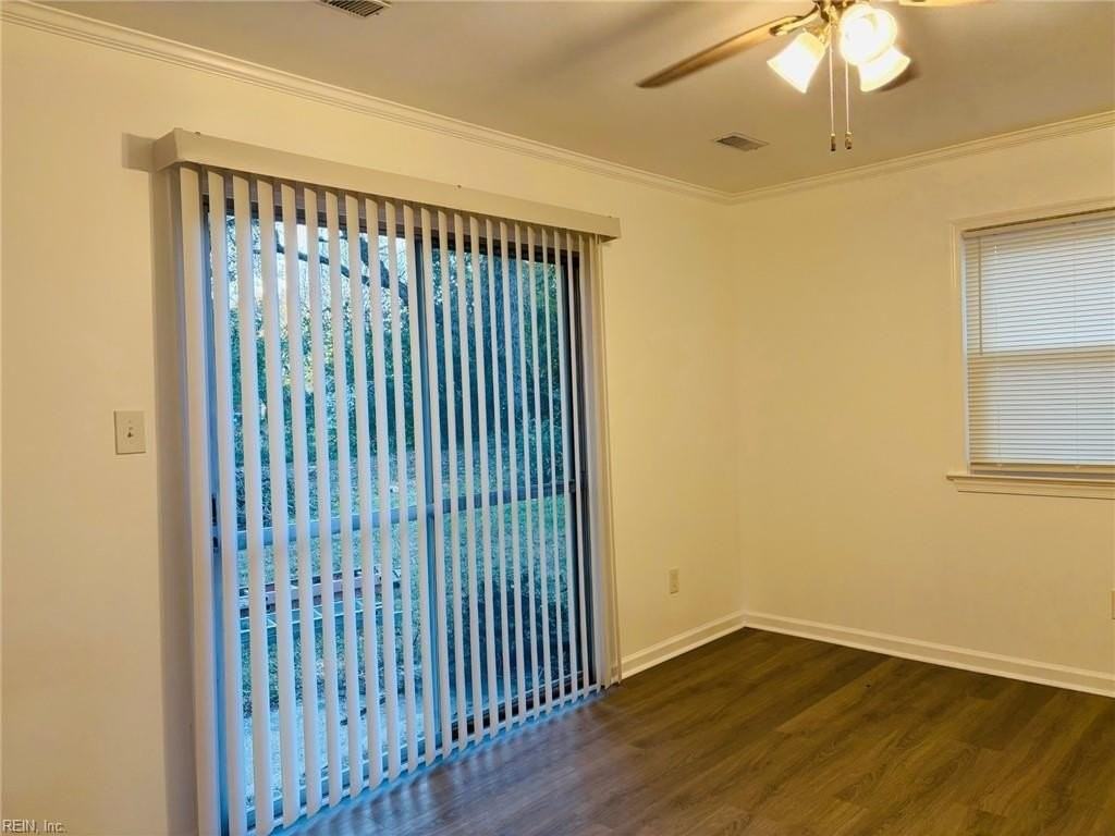 4 Pilgrim Ct - Photo 5 of 35