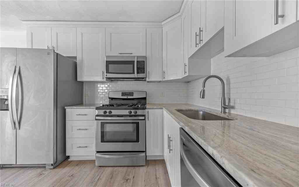 2827 Grandy Avenue - Photo 5 of 17