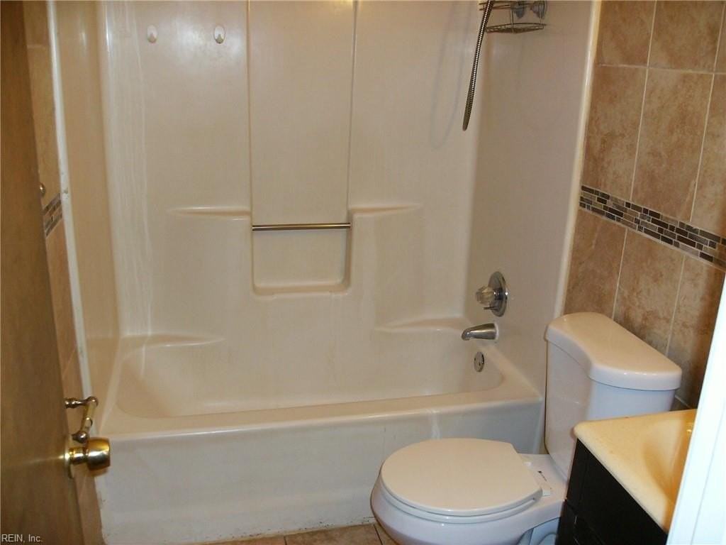 9611 12th Bay Street #2 - Photo 7 of 10