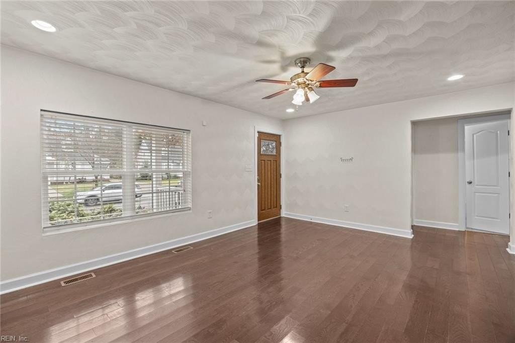 8057 W Glen Rd - Photo 5 of 29