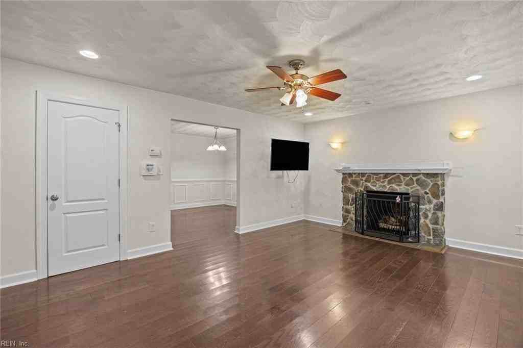 8057 W Glen Rd - Photo 6 of 29