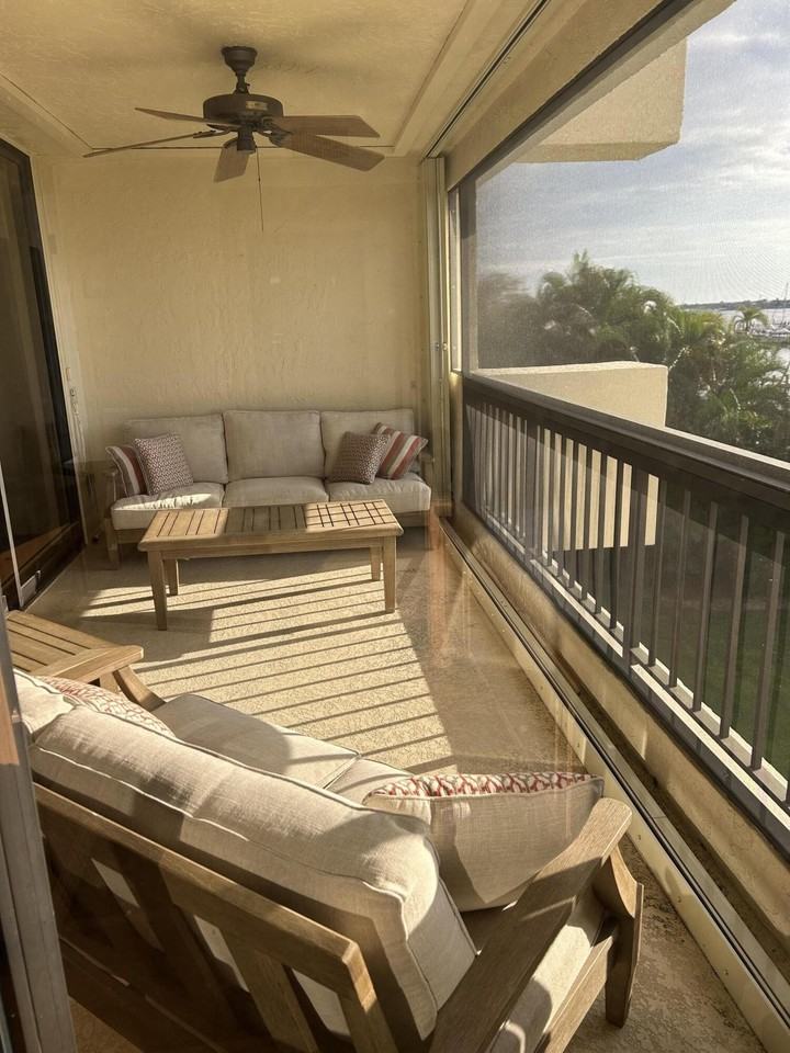 625 Northwest North River Drive #303 - Photo 6 of 41