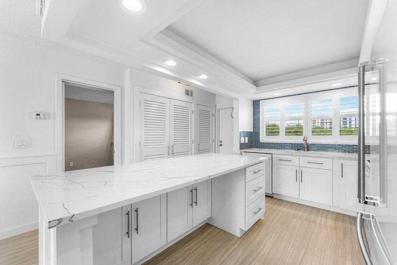 2004 S Federal Hwy #D403 - Photo 3 of 35