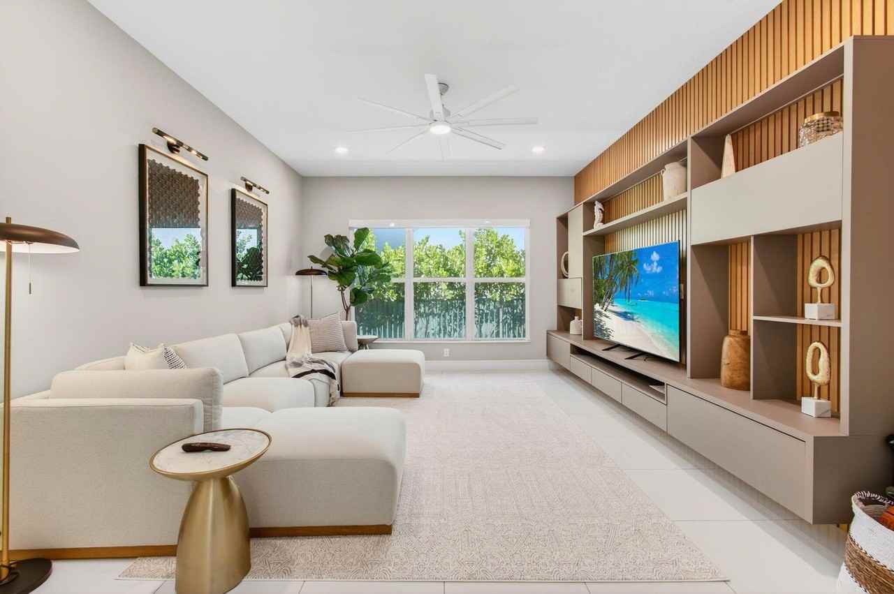 19886 Meadowside Ln - Photo 7 of 50