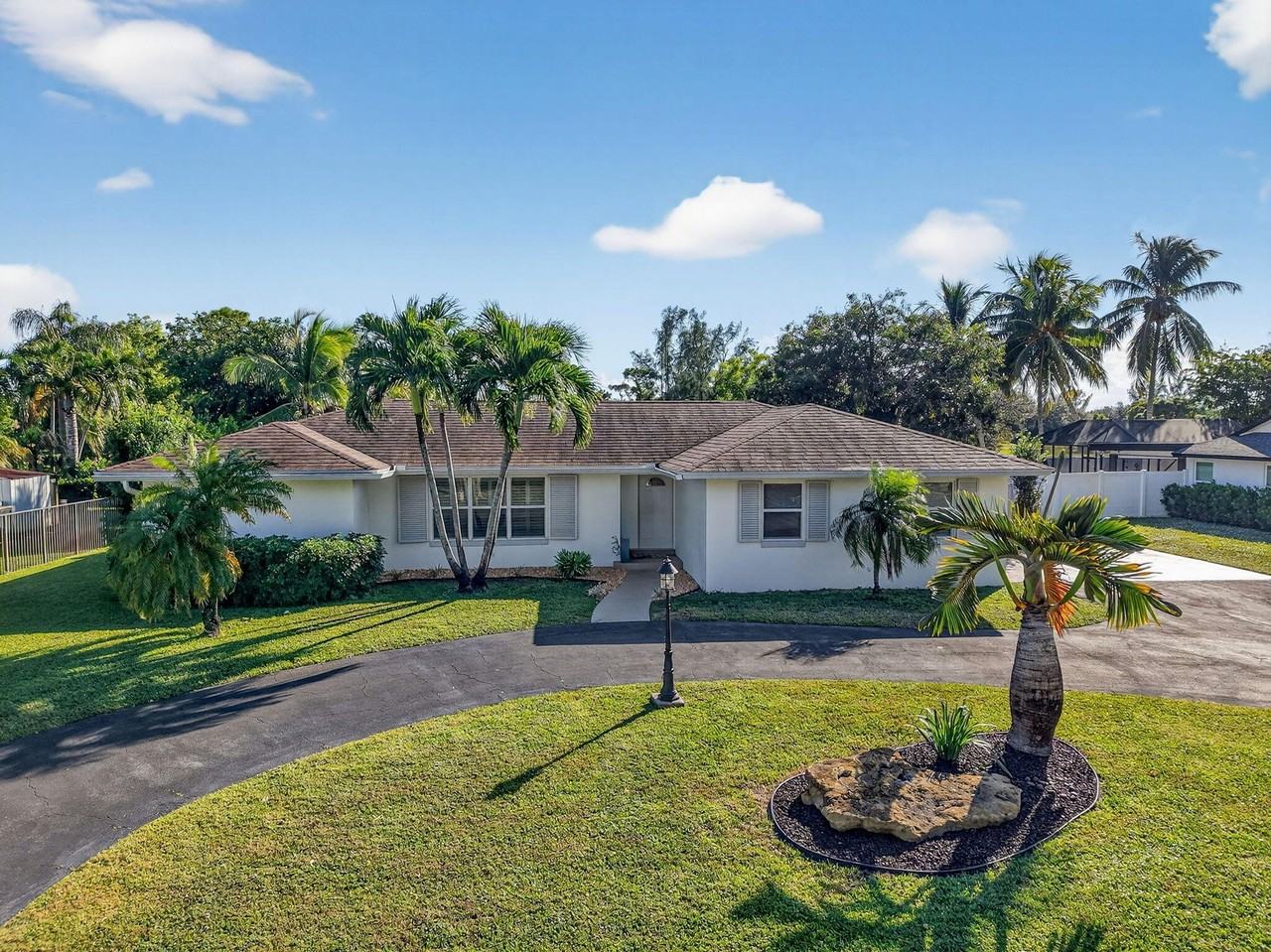 4690 Palo Verde Dr - Photo 2 of 35