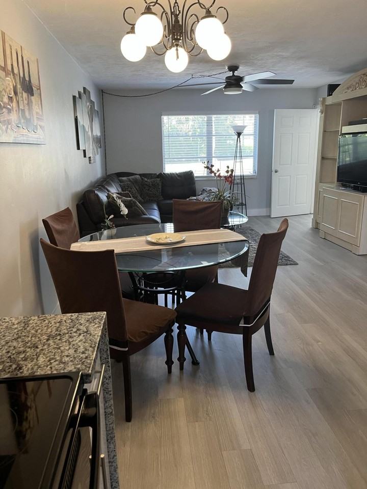 143 West Ct - Photo 3 of 38