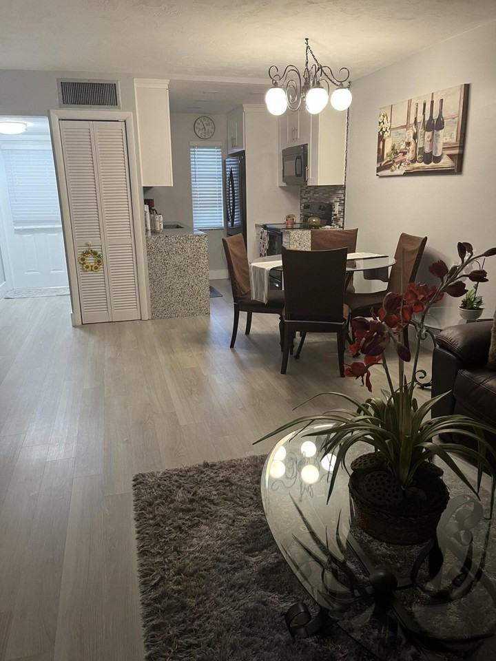 143 West Ct - Photo 6 of 38