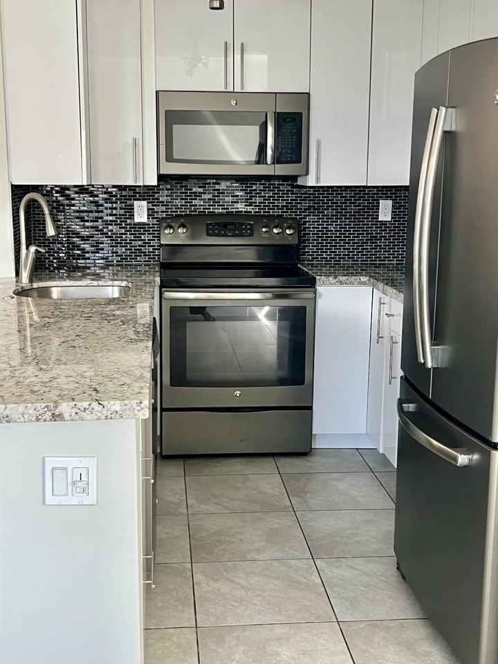 150 Burgundy D #D - Photo 6 of 33