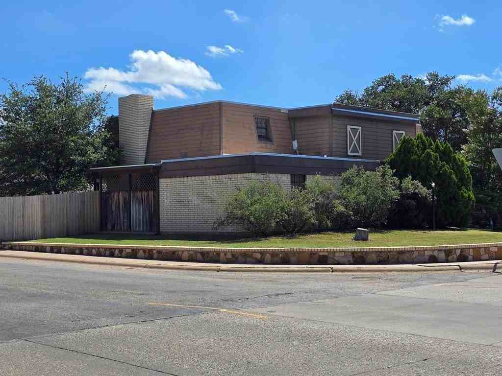 2616 Lindenwood Drive - Photo 4 of 4