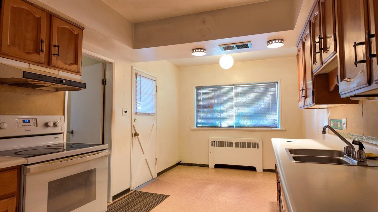 65 49th Ave W #1 - Photo 4 of 10