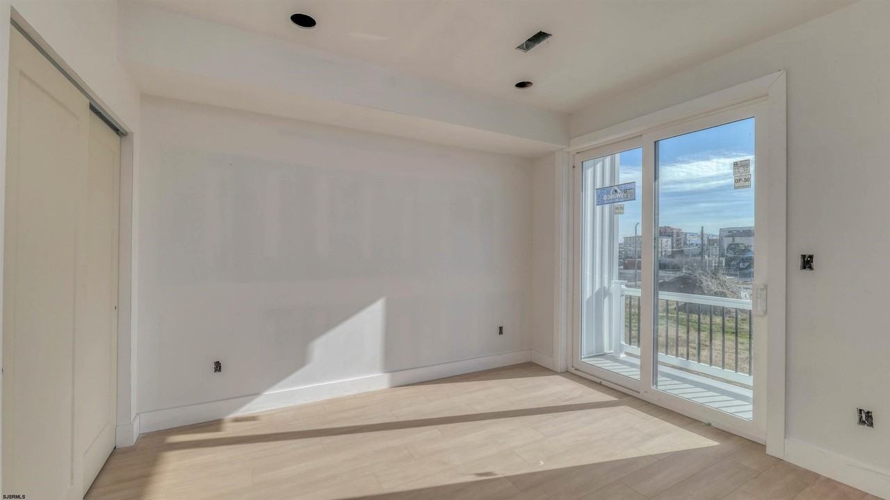 107 S Kentucky Ave - Photo 6 of 34