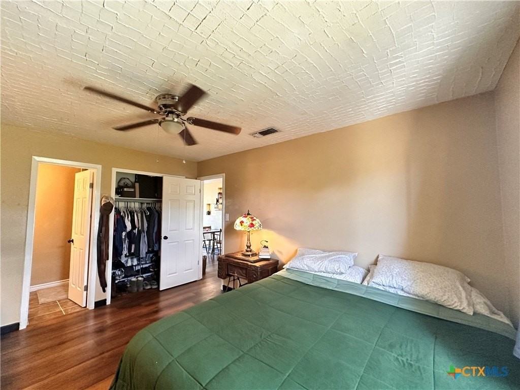 421 Broadway St - Photo 6 of 31