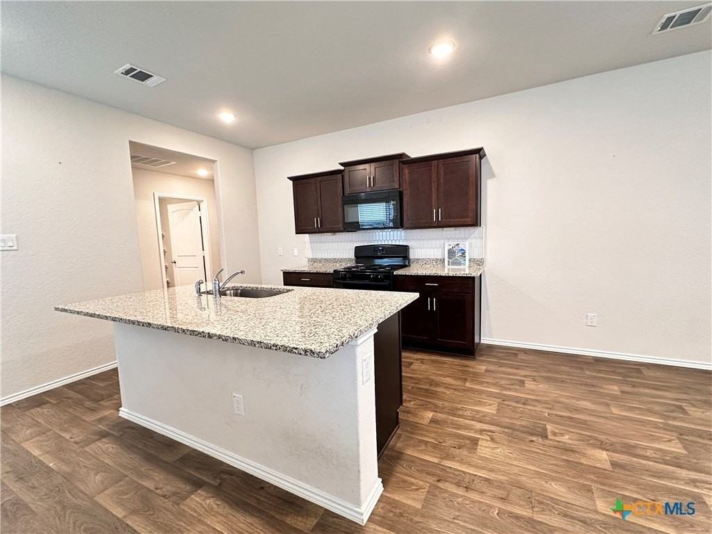 101 Calgary Lane - Photo 7 of 35