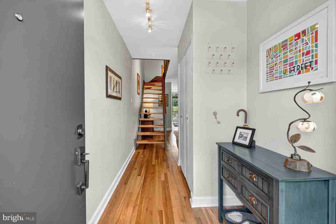 333 N St Sw Unit 333 #333 - Photo 3 of 20