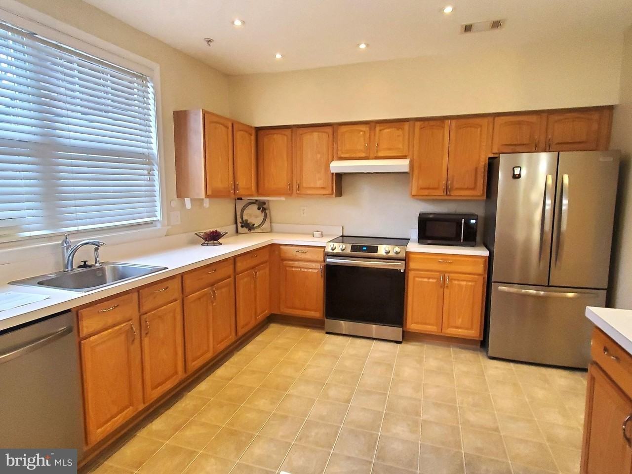 2433 Wentworth Dr - Photo 7 of 19