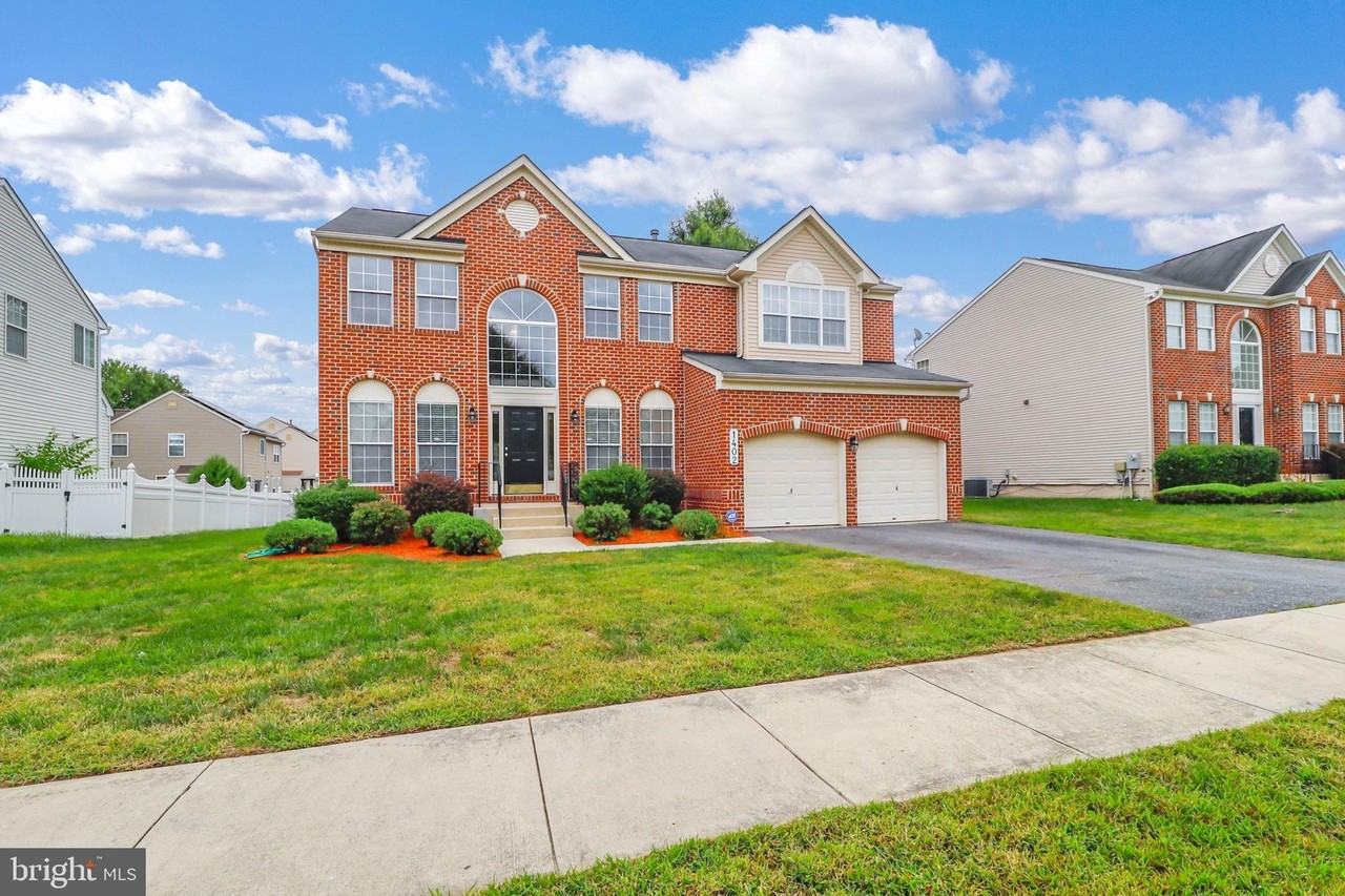 1402 Northern Lights Dr - Photo 4 of 50