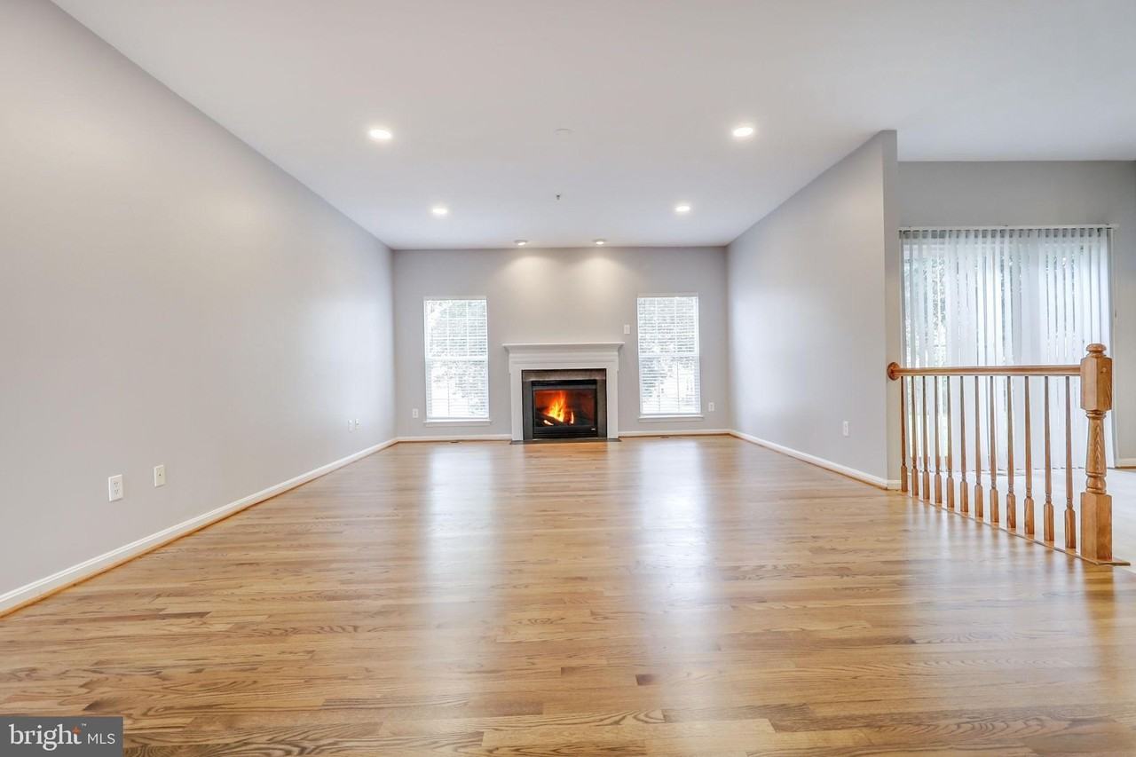 1402 Northern Lights Dr - Photo 6 of 50