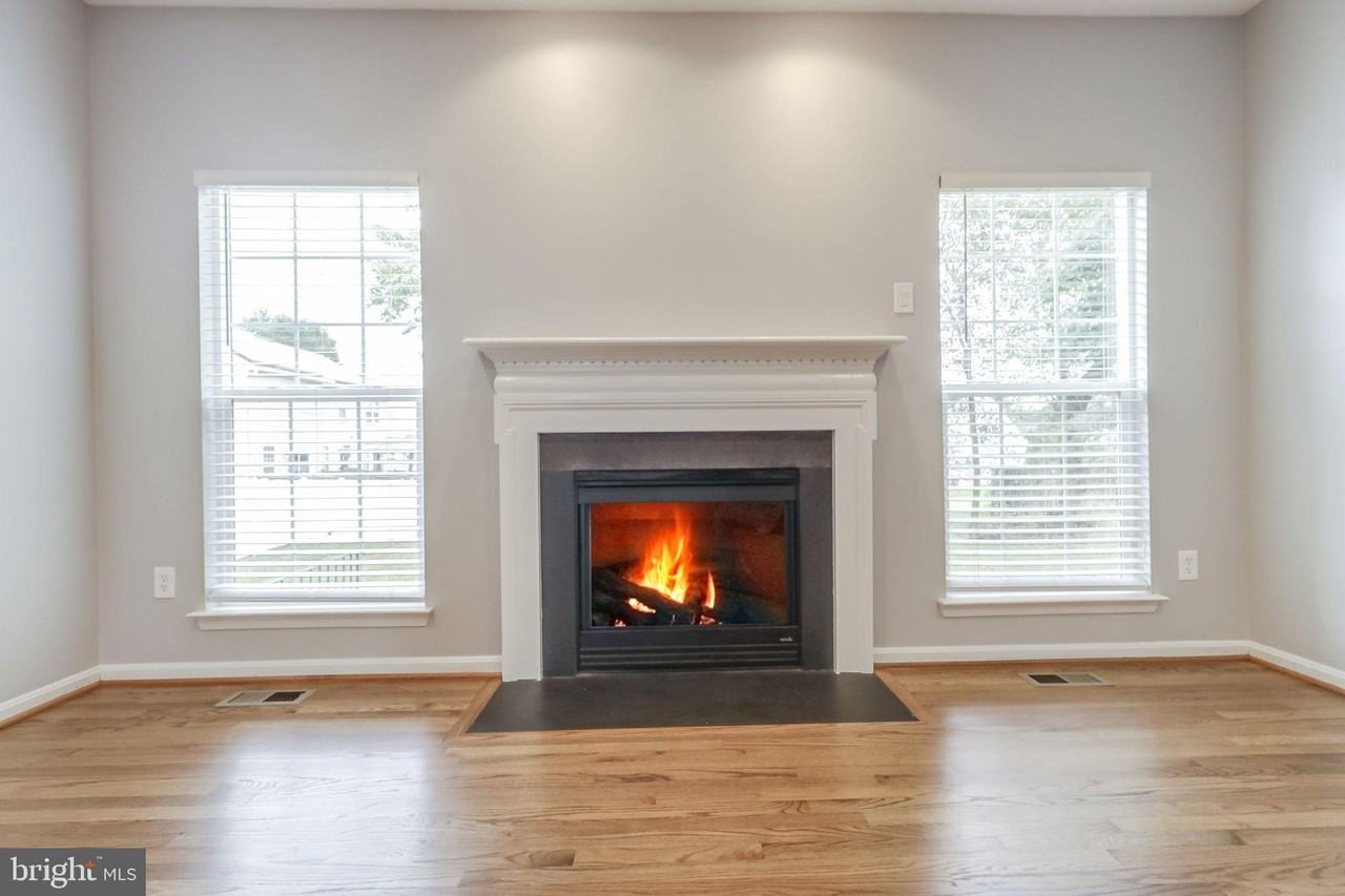 1402 Northern Lights Dr - Photo 7 of 50