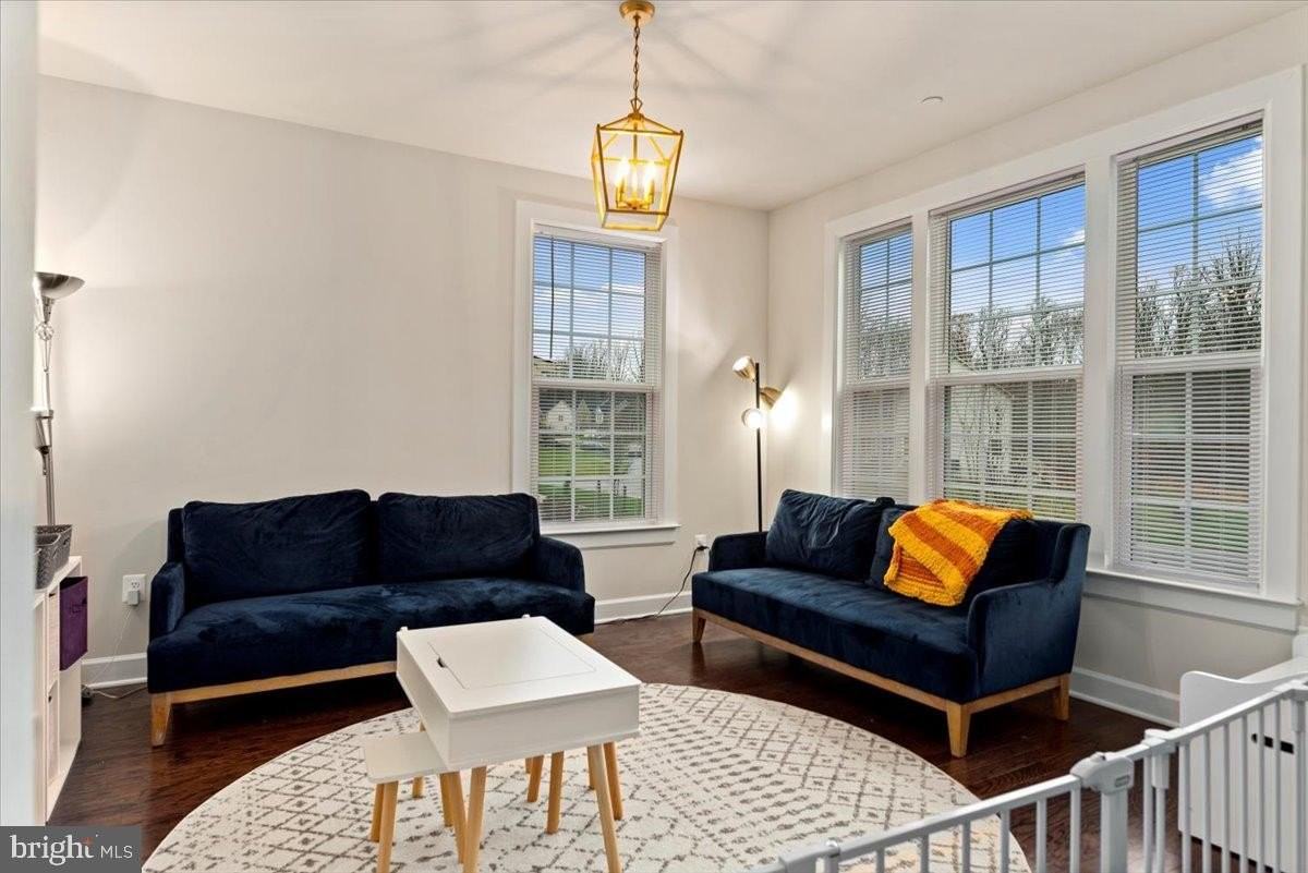 13903 Hebron Ln - Photo 6 of 40