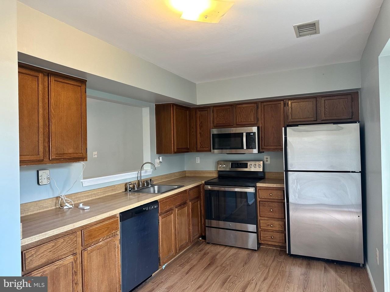 14781 London Lane - Photo 5 of 33