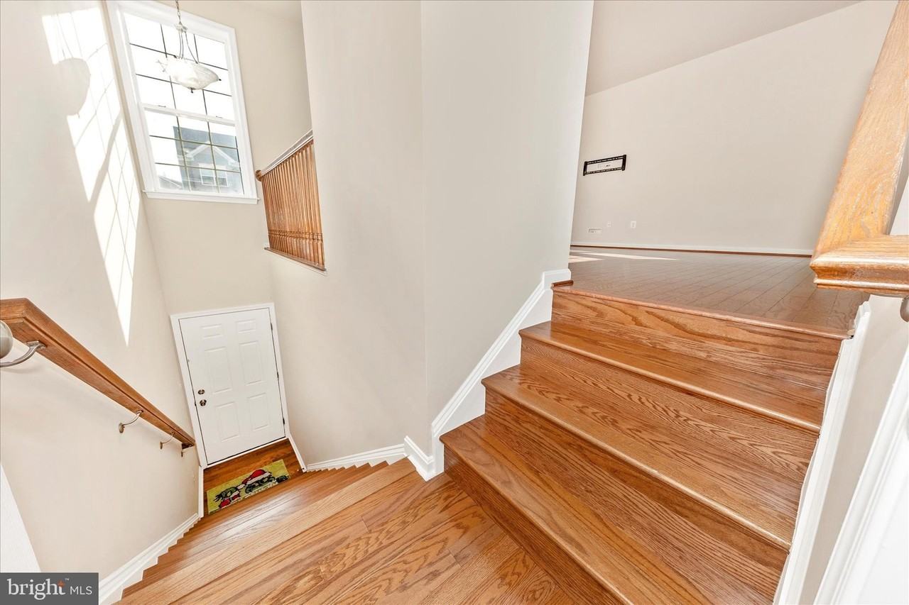 10373 Lantern Lane - Photo 2 of 50