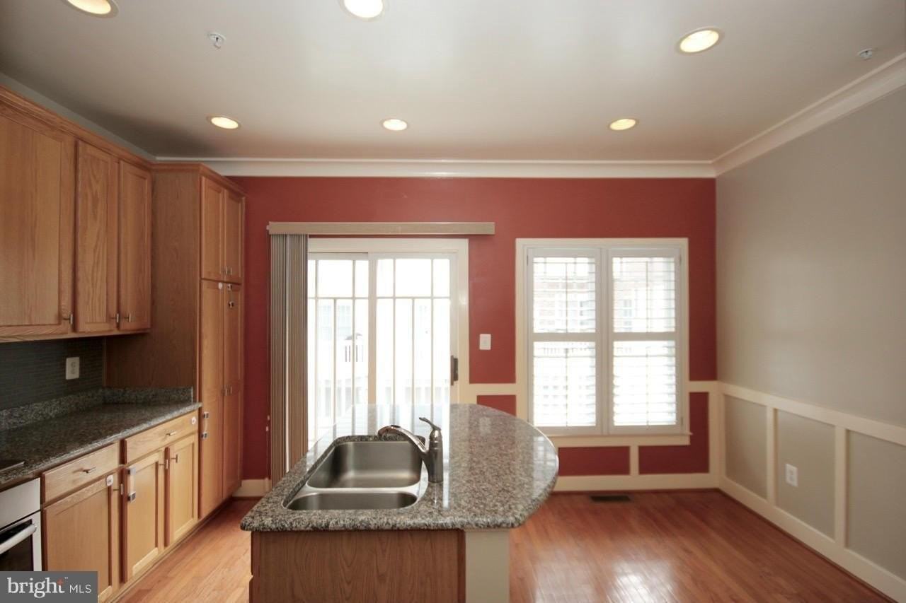 2831 11th St N - Photo 5 of 27