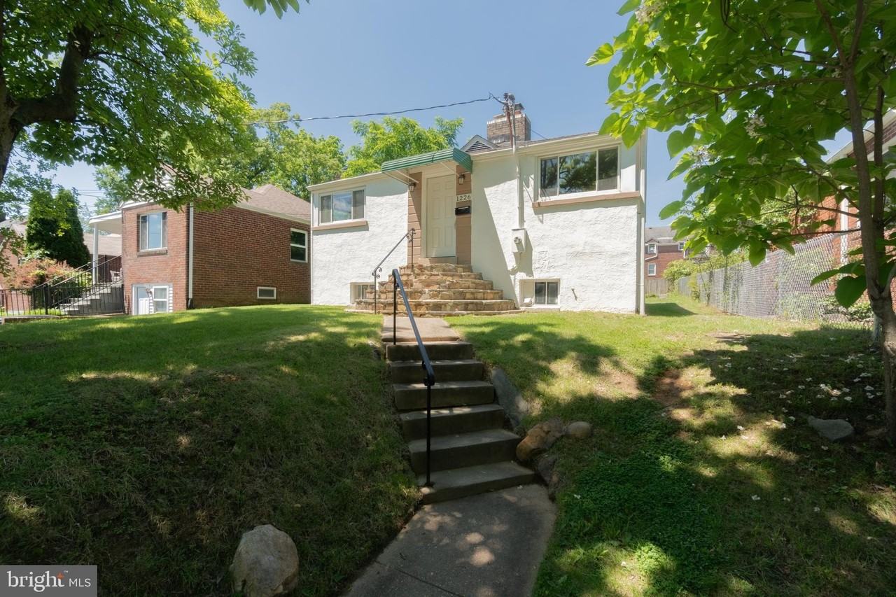 1226 N Taylor St - Photo 3 of 34