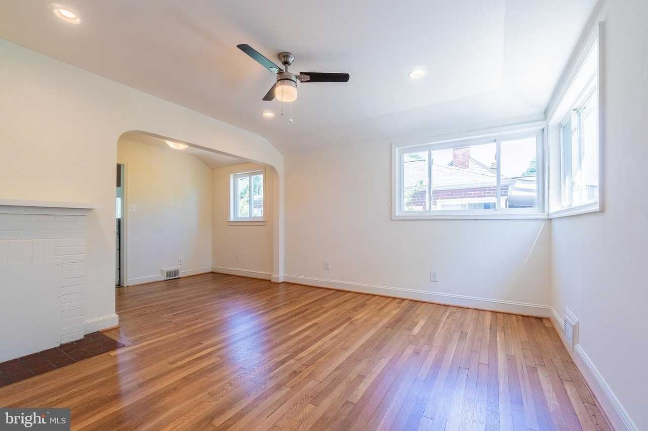 1226 N Taylor St - Photo 4 of 34