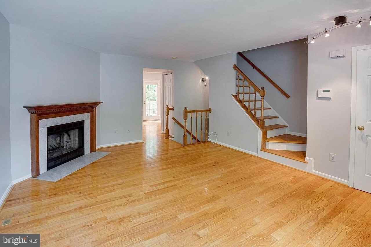 12620 Monarch Ct - Photo 4 of 35