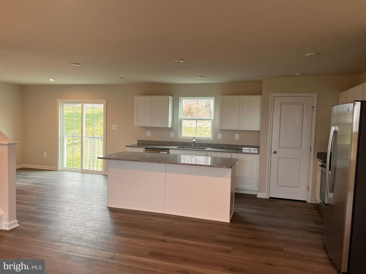 801 Otero Ln - Photo 3 of 28