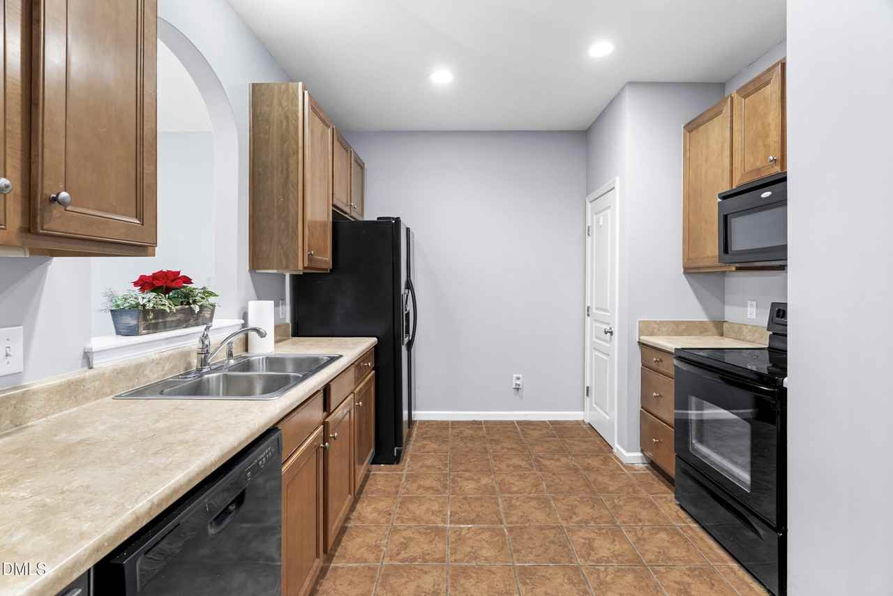 2636 Asher View Ct - Photo 5 of 35