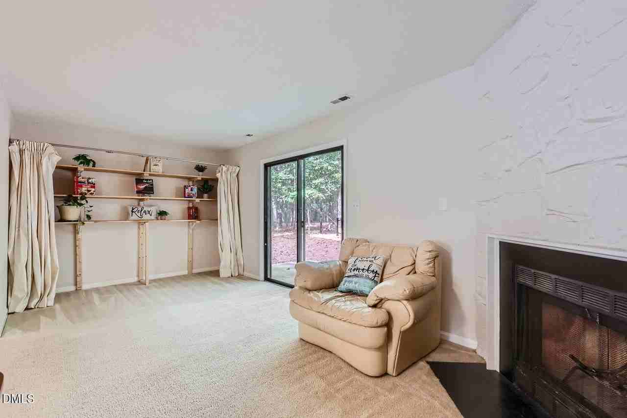 114 Mossbark Lane - Photo 5 of 20