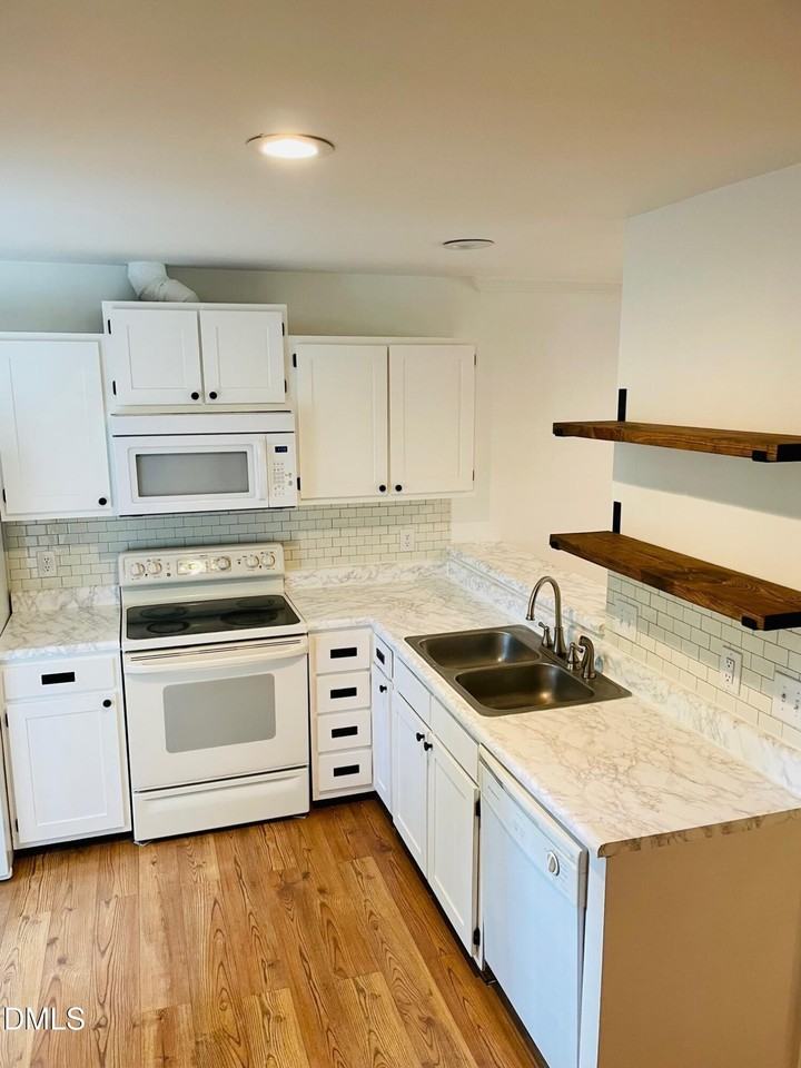 122 Winners Circle - Photo 5 of 14